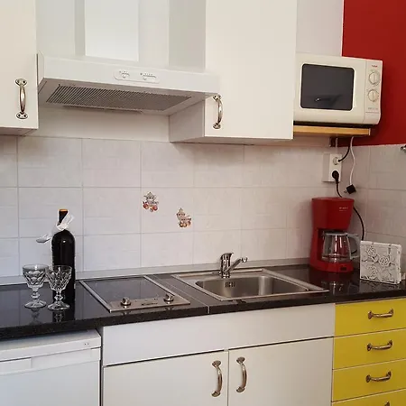 Ginkgo Apartman *